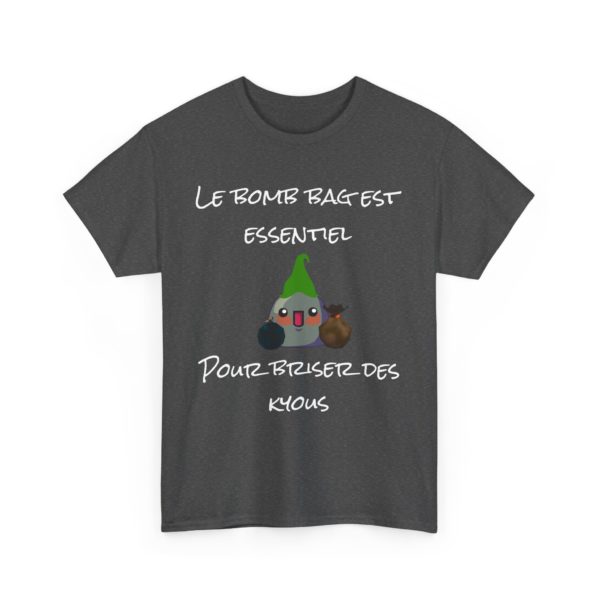 🎮 T-SHIRT "Le Bomb Bag est essentiel pour briser des Kyous" – Équipe-toi pour l’aventure ! – Image 9
