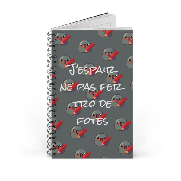 Carnet humour orthographe avec Kyou correcteur et crayon rouge