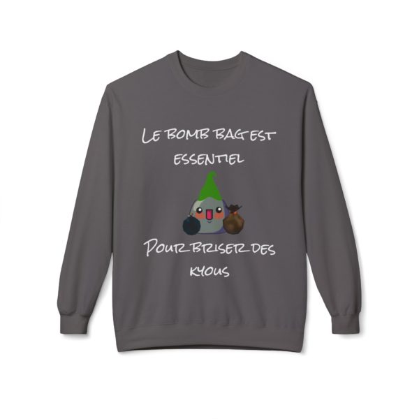 🎮 SWEATSHIRT "Le Bomb Bag est essentiel pour briser des Kyous" – Affronte le froid avec style et puissance ! – Image 10