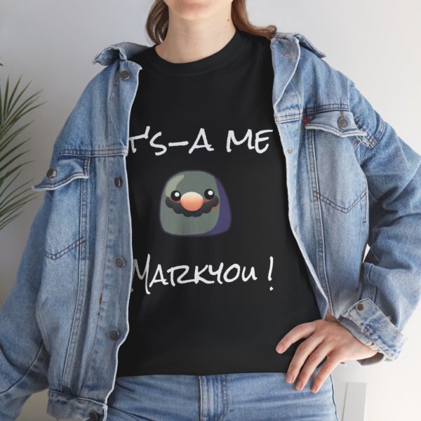 T-shirt humoristique inspiré des jeux vidéo classiques avec Markyou, le Kyou moustachu