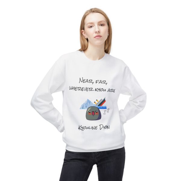 🎶 Sweatshirt "Near, Far, Wherever Kyou Are" – La chaleur d’un classique intemporel ! – Image 9