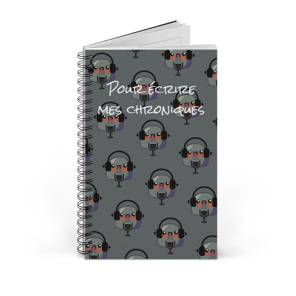 Carnet "Pour écrire mes chroniques" avec un Kyou animateur radio et micro en main
