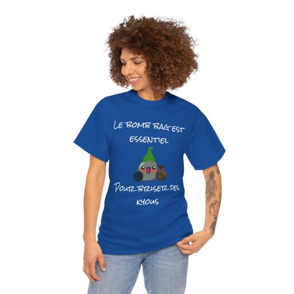 🎮 T-SHIRT "Le Bomb Bag est essentiel pour briser des Kyous" – Équipe-toi pour l’aventure ! – Image 31