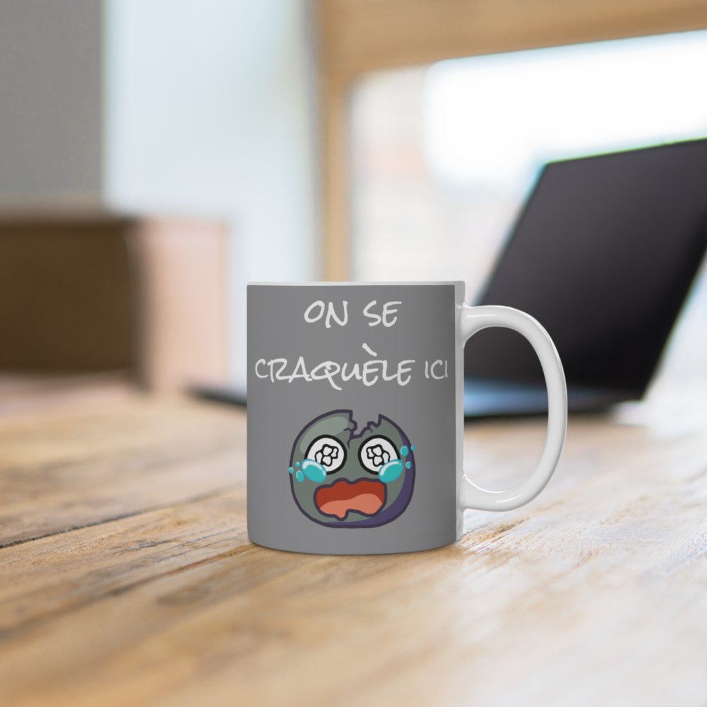 Mug humour "On se craquèle ici" avec Kyou fendu et en larmes