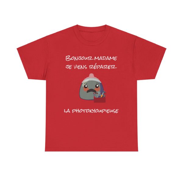 T-shirt "Bonjour madame, je viens réparer la photokyoupieuse" – Un classique du cinéma... d’entreprise ! – Image 5