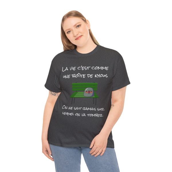 T-shirt "La vie, c'est comme une boîte de Kyous" – Une surprise à chaque instant ! 🎁 – Image 12