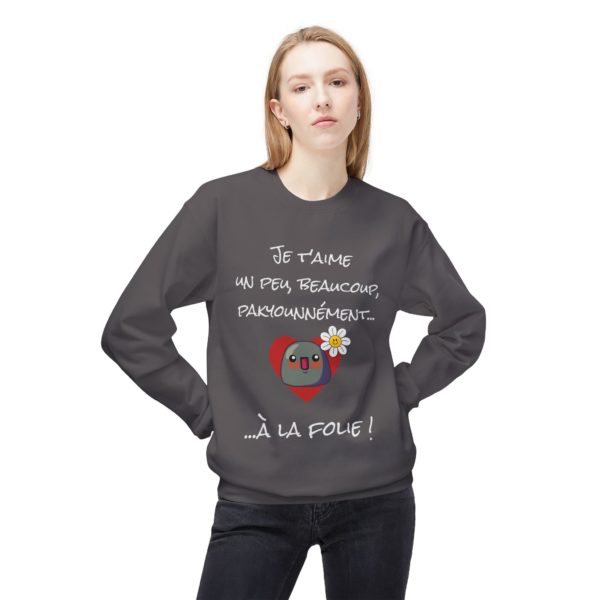 Sweatshirt "Je t’aime un peu, beaucoup, pakyounnément…" avec un Kyou effeuillant une marguerite