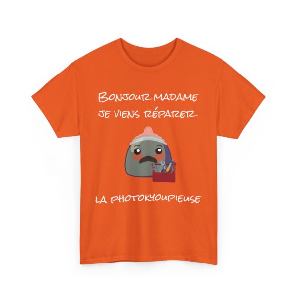 T-shirt "Bonjour madame, je viens réparer la photokyoupieuse" – Un classique du cinéma... d’entreprise ! – Image 17